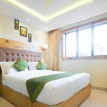 Hotel The Westend Green Nueva Delhi Exterior foto